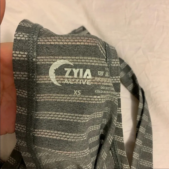 Zyia tank top - Picture 3 of 4